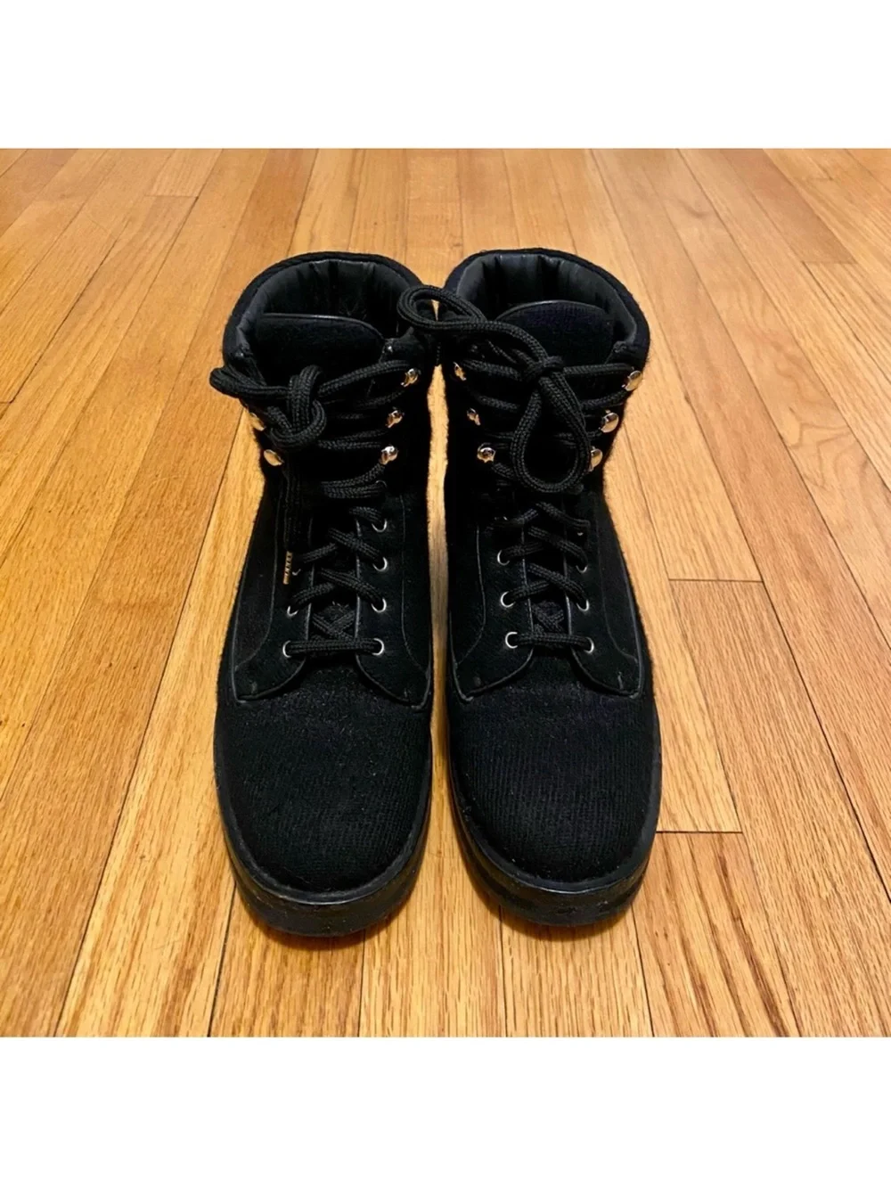 CHANEL lace up